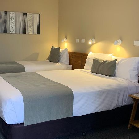 In Town Motor Inn Тарі Екстер'єр фото