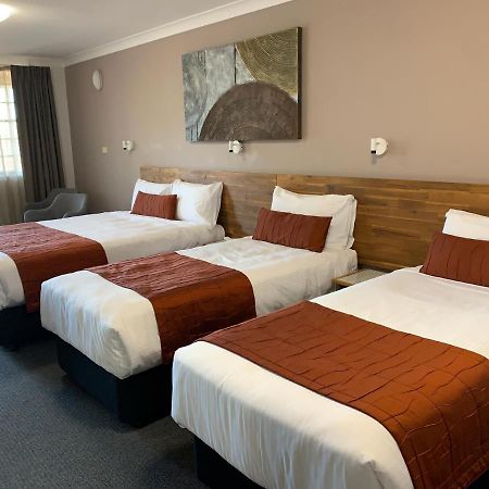 In Town Motor Inn Тарі Екстер'єр фото
