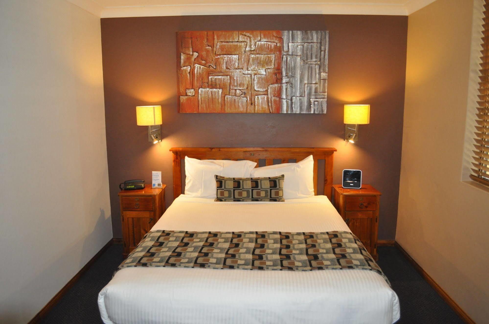 In Town Motor Inn Тарі Екстер'єр фото